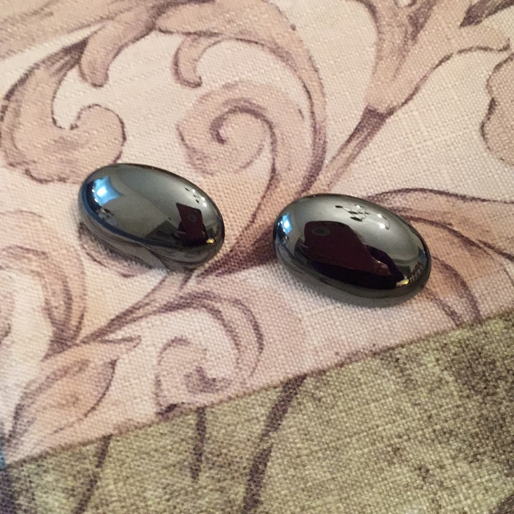 Vintage Hematite and Seed Pearl Necklace and Earring set - Picture 4 of 4